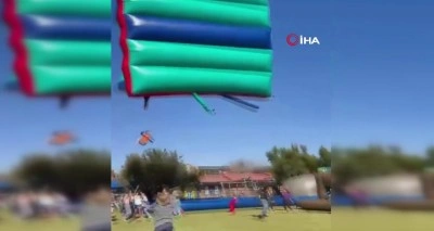 Güney Afrika’da şişme oyun alanı şiddetli rüzgar nedeniyle uçtu: 2 yaralı