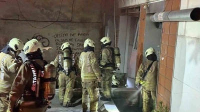 Güngören’de tekstil malzemesi üretimi yapan firmada korkutan yangın