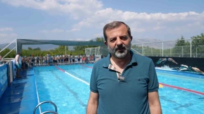 G&uuml;rsulu &ccedil;ocuklara &uuml;cretsiz y&uuml;zme kursu