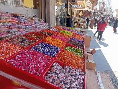 Diyarbakır&rsquo;da bayram hazırlıkları tezg&acirc;hlarda başladı