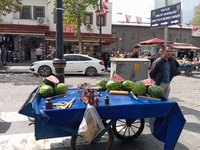 Diyarbakır&rsquo;da tezg&acirc;hlarda İran karpuzu