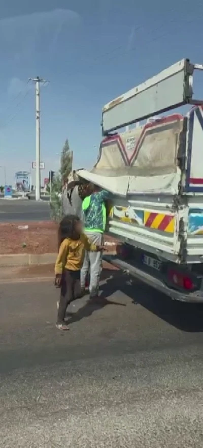 Kırmızı Işıkta Şaşırtan Hırsızlık