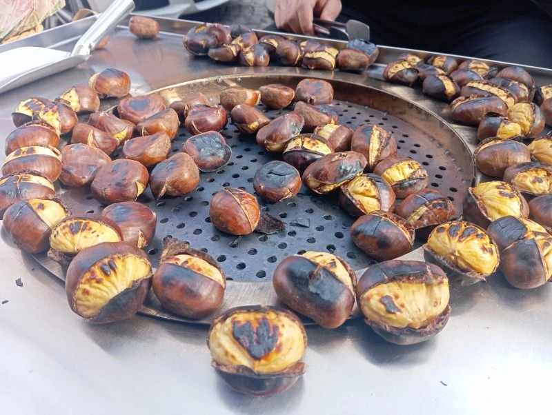 Diyarbakır’da Sonbaharın Habercisi: Kestane Tezgâhlarında Yoğun İlgi