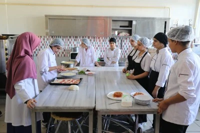 Diyarbakır’da Bir Okul Fabrika Gibi Çalışıyor