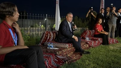 BAKAN OSMAN AŞKIN BAK DİYARBAKIR'DA GENÇLERLE BULUŞTU