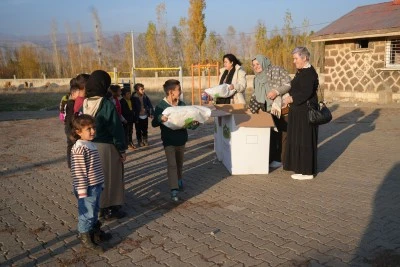 Almanya’dan Gelen Yardım Eli Muş’taki Bin Çocuğu Isıttı
