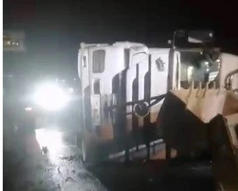 Bismil&rsquo;de Buğday Y&uuml;kl&uuml; TIR Devrildi