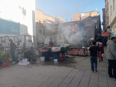 Diyarbakır&rsquo;da Ciğer Tezg&acirc;hlarından Yayılan Duman Tepki &Ccedil;ekiyor