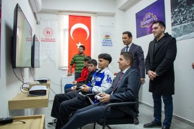 Çınar'da PlayStation Futbol Turnuvası Renkli Görüntülere Sahne Oldu