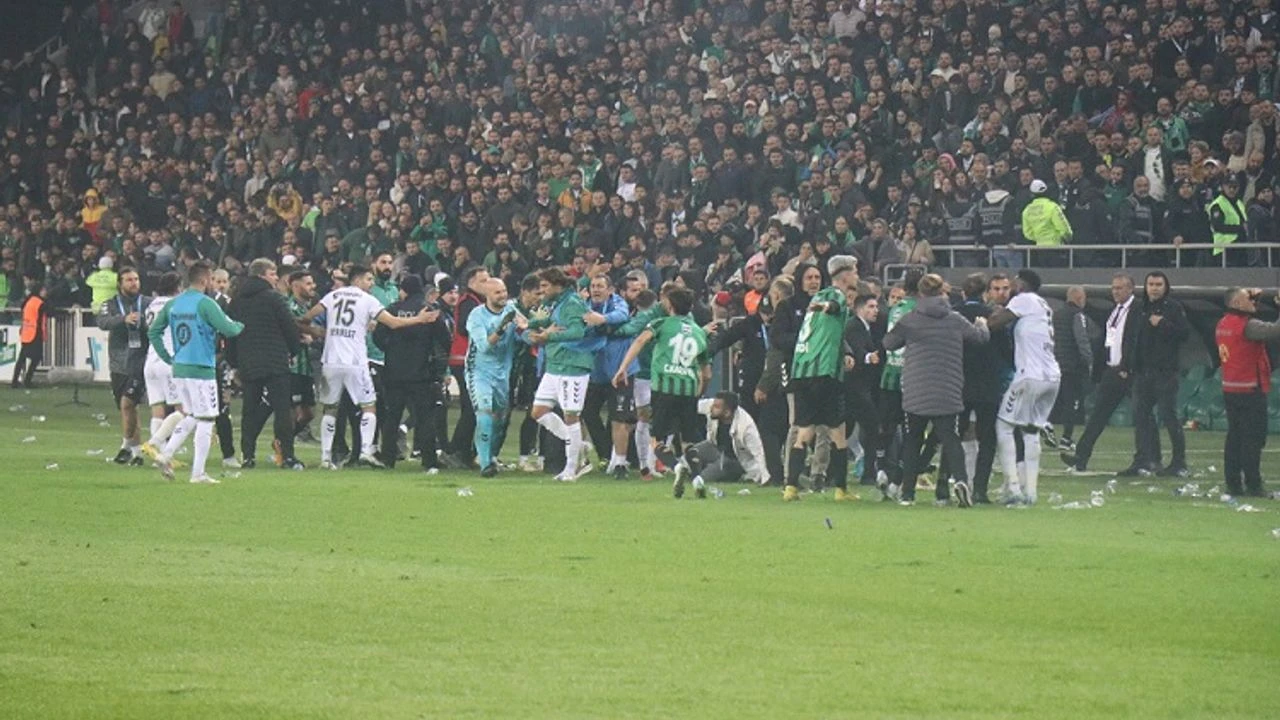 AMEDSPOR'U YENEN TAKIMDA DEPREM!