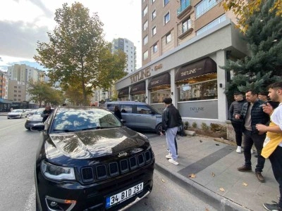 Hafif ticari ara&ccedil;la jeep &ccedil;arpıştı