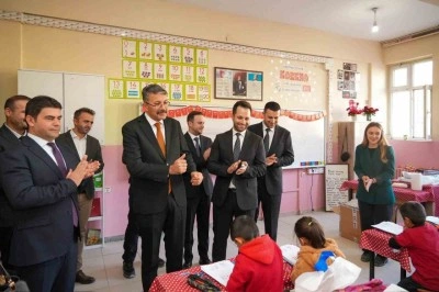 Hakkari&rsquo;de Şehit Yarbay Korkmaz Bilişim Sınıfı a&ccedil;ıldı