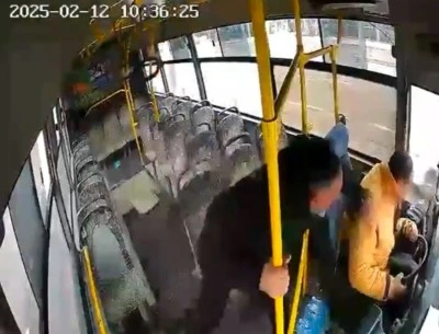 Halk otobüsünde korku dolu anlar: "Abi kendine gel"