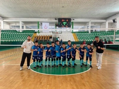 Hamur Adımova Ortaokulu’ndan voleybolda büyük başarı
