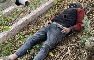 Hastane bah&ccedil;esinde baygın bulunan şahıs hayatını kaybetti