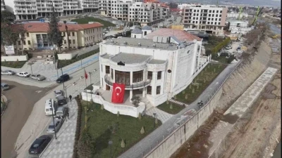 200 fore kazık &uuml;zerine yeniden inşa edildi