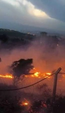 Hatay’da otluk alanda çıkan yangın kısa sürede söndürüldü