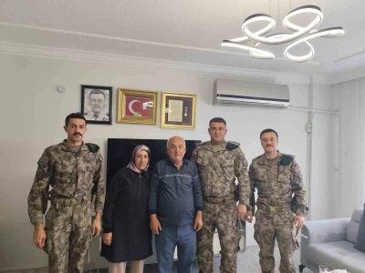 Polislerden şehit  ailelerine anlamlı ziyareti