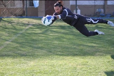 Hem Kalede Hem Sahada Gençlere Yol Gösteriyor