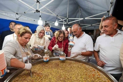 Hemşeri Dernekleri Festivali renkli g&ouml;r&uuml;nt&uuml;lerle a&ccedil;ıldı