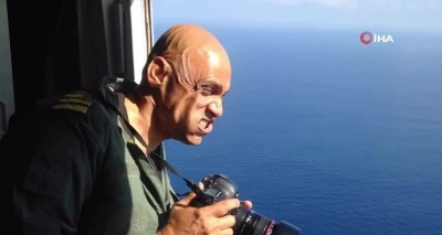 Hint y&uuml;zbaşı 20 bin fitte fotoğraf &ccedil;ekerken 740 kilometre hıza ulaşan r&uuml;zgara meydan okudu