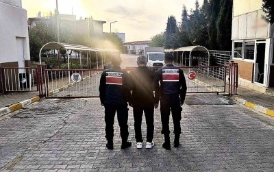 Hırsızlık su&ccedil;undan kesinleşmiş 14 yıl cezayla aranan şahıs yakalandı