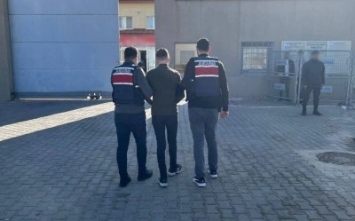 Hırsızlık su&ccedil;undan kesinleşmiş cezayla aranan şahıs yakalandı