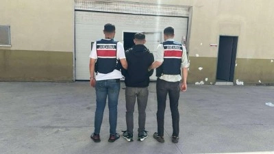 Hırsızlık ve yaralama suçundan aranan hükümlüyü jandarma yakaladı
