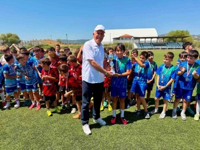 Hisarcık&rsquo;ta Ethem Bal Kupası U10 Futbol Turnuvası sona erdi