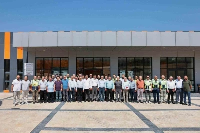 Honaz&rsquo;da muhtarlarla buluşan &Ccedil;avuşoğlu; "Birlikte karar vereceğiz, birlikte &ccedil;alışacağız"