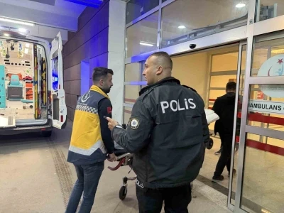 Hastanede kafasında bardak kırdı