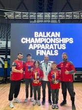 H&uuml;seyin Emir ve Mustafa Yiğit Dur&rsquo;dan madalya yağmuru