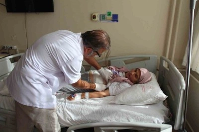 İ&ccedil; organları ters olan hastanın safra kesesi ameliyatı başarıyla yapıldı