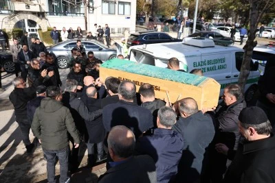 İçişleri Bakan Yardımcısı Mehmet Aktaş’ın Annesi Safiye Aktaş, Elazığ’da Son Yolculuğuna Uğurlandı