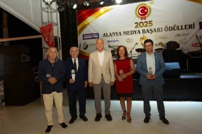 İHA&rsquo;ya &rsquo;Yılın En İyi Spor Haberi&rsquo; &ouml;d&uuml;l&uuml;
