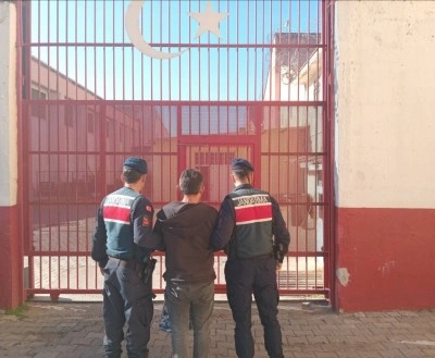 İki ayrı su&ccedil;tan aranan, şahıs Germencik&rsquo;te yakalandı