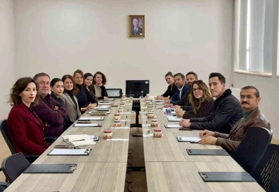 İletişim Fak&uuml;ltesinde eğitim masaya yatırıldı