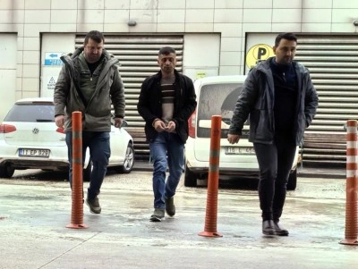 İnegöl’de hırsızlık suçundan 20 yıl hapisle aranan şahıs yakalandı