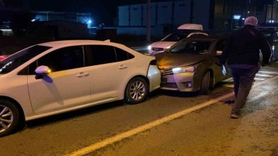 Zincirleme kazada 1’i çocuk 5 yaralı