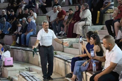 İnşaat&ccedil;ı ustasının "Halayı bırakma" vasiyetini 54 yıldır oynayarak yaşatıyor
