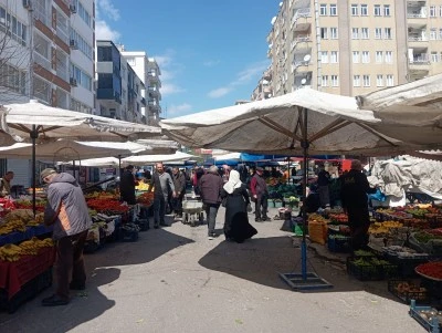 İran-İsrail savaşı Diyarbakır&rsquo;da pazara yansıdı: sebze ve meyve fiyatları arttı
