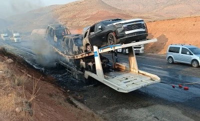 İran Plakalı Tır Alev Aldı 5 Lüks Araç Kül Oldu!