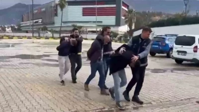 İskenderun&rsquo;da hapis cezası ile aranan 3 şahıs yakalandı
