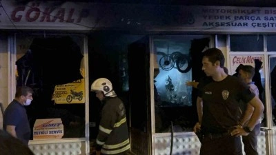 İskenderun'da Motosiklet Tamir Atölyesinde Yangın Çıktı