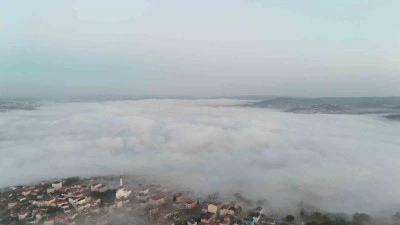 İstanbul Boğazı sisle kapandı, ortaya kartpostallık manzaralar &ccedil;ıktı