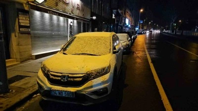 İstanbul’da 5 gündür etkili olan Altay Kar Fırtınası yerini buzlanmaya bıraktı