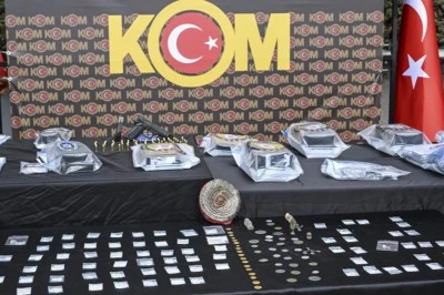 İstanbul'da Kaçak Ziynet ve Değerli Taş Operasyonu