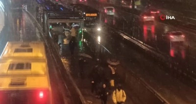 İstanbul’da kar yağışı etkisini sürdürüyor