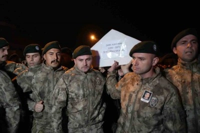 İstanbul&rsquo;da şehit d&uuml;şen polis memurunun naaşı Samsun&rsquo;a getirildi