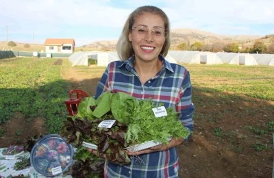 İstanbul&rsquo;dan k&ouml;y&uuml;ne d&ouml;nen gıda m&uuml;hendisi kadın yeşil mirası renklendirdi